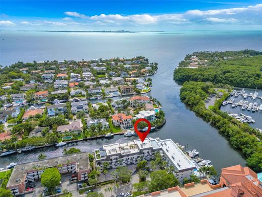 6901 Edgewater Dr # 315, Coral Gables FL 33133