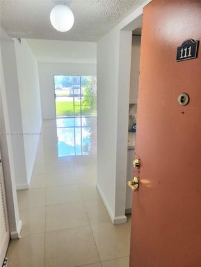 3600 NW 21st St # 111, Lauderdale Lakes FL 33311