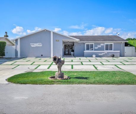 26130 SW 130th Ave, Homestead FL 33032