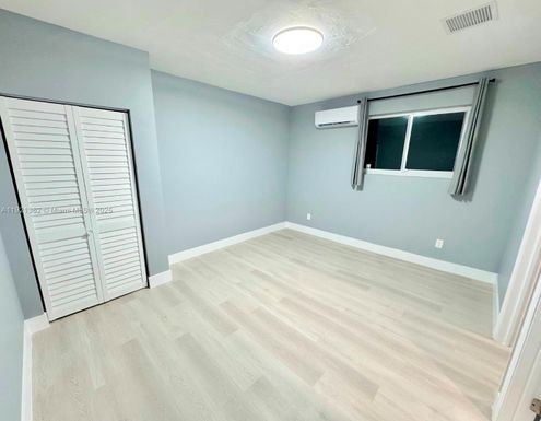 321 NW 93rd Ave # 1, Pembroke Pines FL 33024