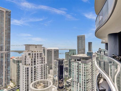 1000 Brickell Plz, Miami FL 33131