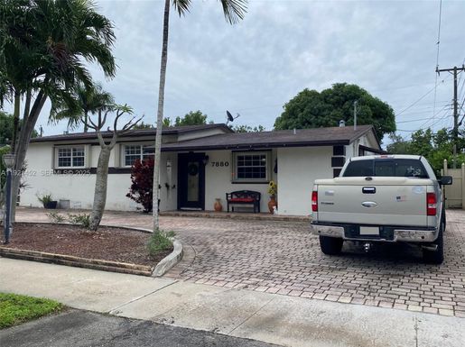 7880 SW 14th Ter, Miami FL 33144