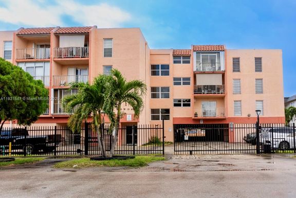 6190 W 19th Ave # 212, Hialeah FL 33012
