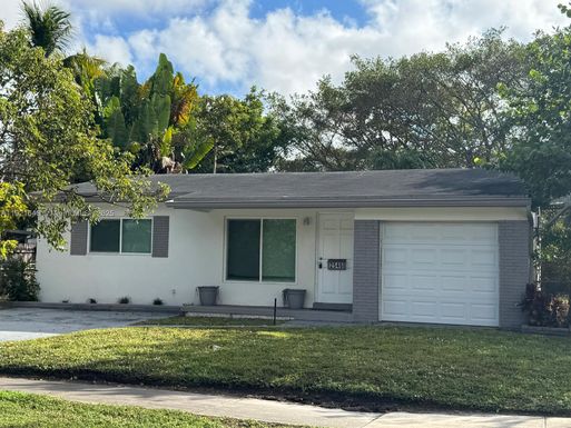2546 Scott St, Hollywood FL 33020