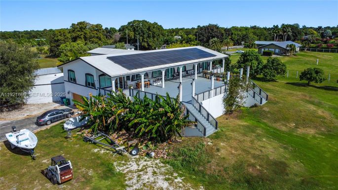 19870 SW 190th St, Miami FL 33187