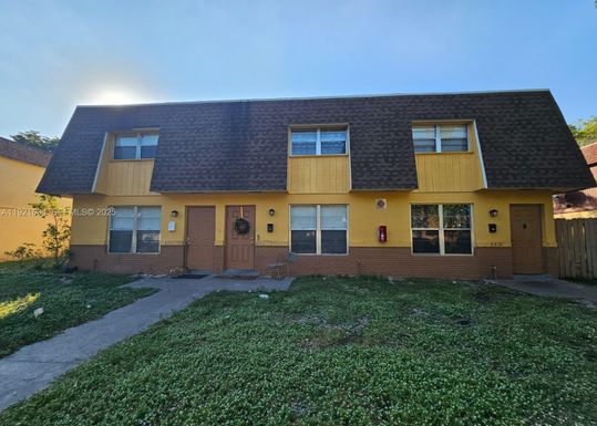 2311-2315 NW 59th Way, Lauderhill FL 33313