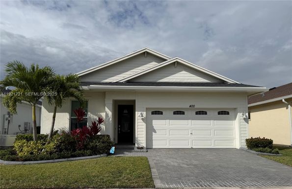 400 SE Mulberry Way, Port St. Lucie FL 34984