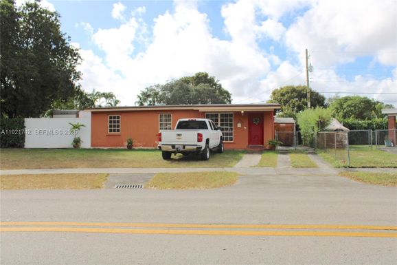4940 SW 114th Ave, Miami FL 33165