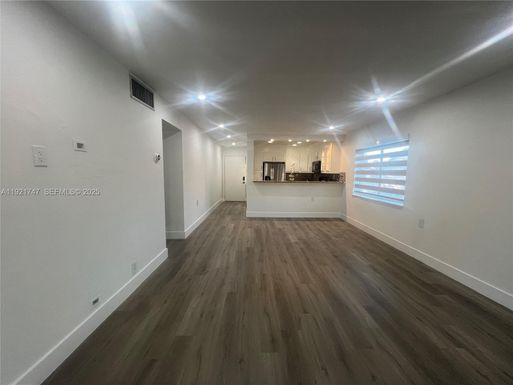 11227 SW 88th St # 205D, Miami FL 33176