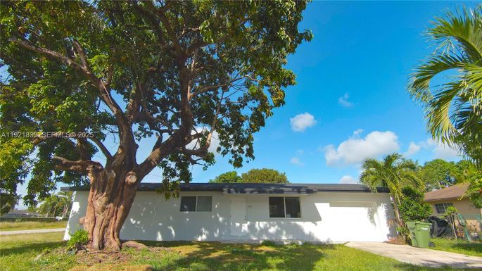 973 NW 8th St, Homestead FL 33030