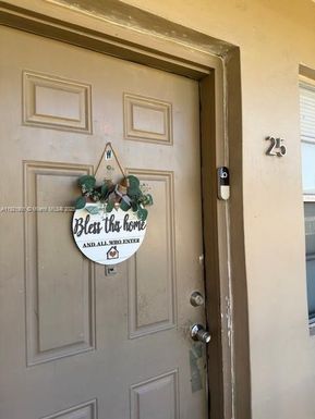 1350 NE 119th St # 25, Miami FL 33161