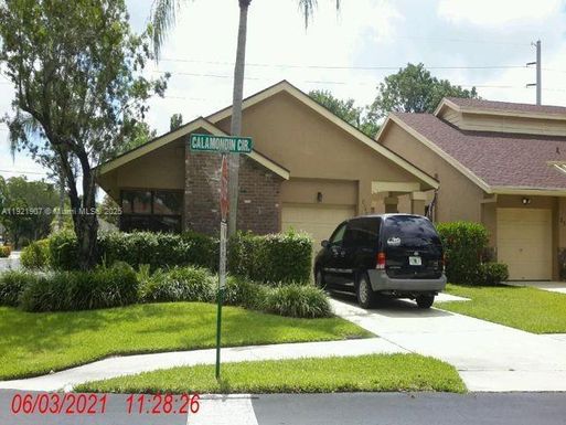 2540 Calamondin Cir, Coconut Creek FL 33063