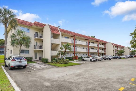8940 S Hollybrook Blvd # 109, Pembroke Pines FL 33025