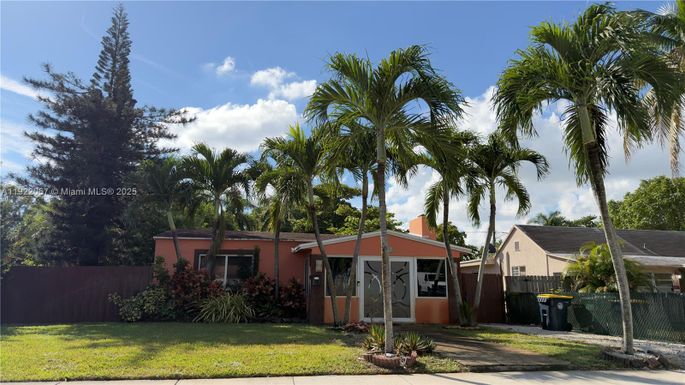 37 SW 11th St # 0, Dania Beach FL 33004