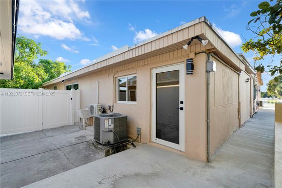 4701 SW 104th Ct # 3, Miami FL 33165