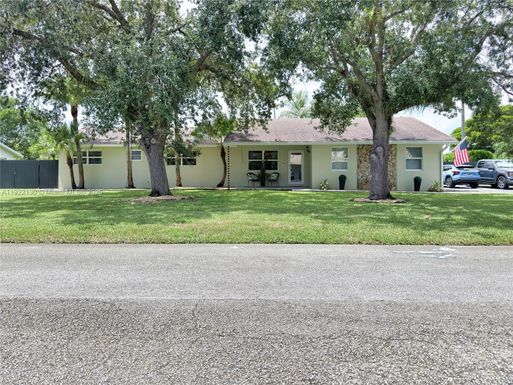 27700 SW 164th Ct, Homestead FL 33031