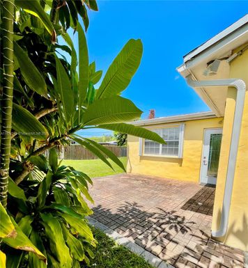 6815 NW 14th St # 6815, Plantation FL 33313