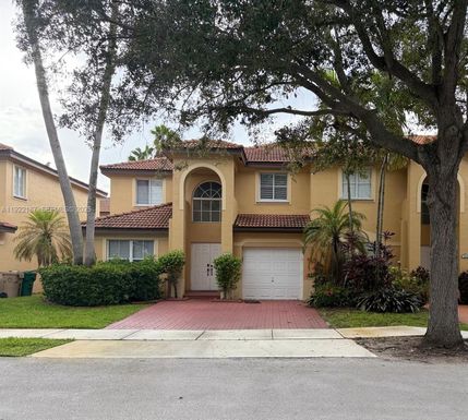 233 E Forest Oak Cir, Davie FL 33325