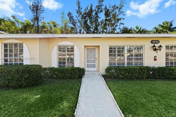 13752 S Via Flora # B, Delray Beach FL 33484