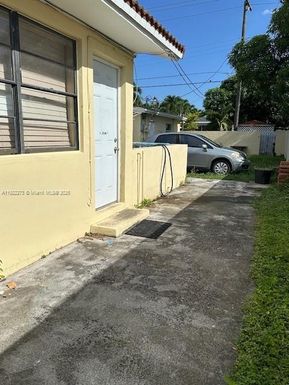 116 W 17th St, Hialeah FL 33010