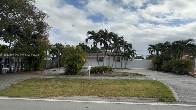 5125 SW 102nd Ave, Miami FL 33165