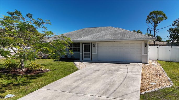 6449 NW Fontana St, Port St. Lucie FL 34986