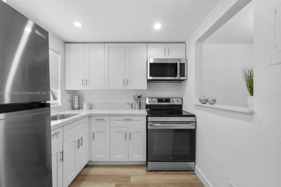 9601 Sunrise Lakes Blvd # 206, Sunrise FL 33322