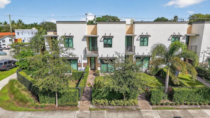 1402 SW 4th Ave, Fort Lauderdale FL 33315