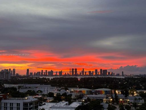 2401 Collins Ave # 1807, Miami Beach FL 33140