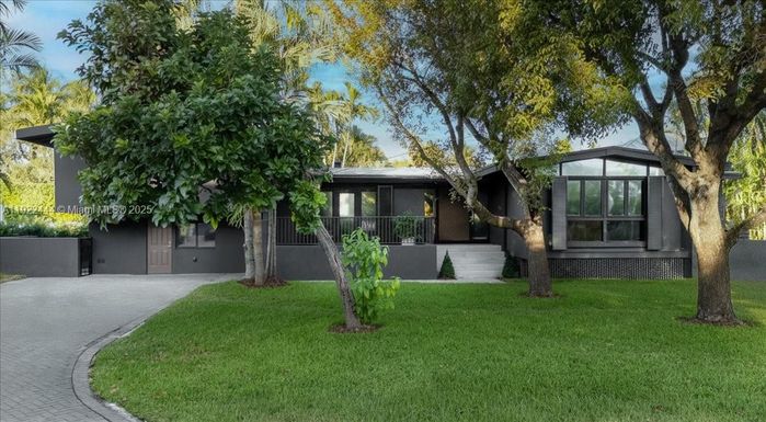 669 S Mashta Dr, Key Biscayne FL 33149