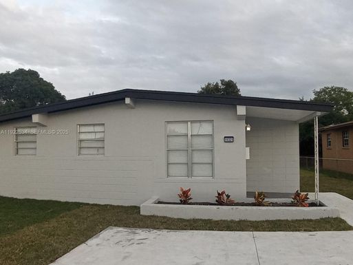 15321 NW Railroad Dr, Miami Gardens FL 33054