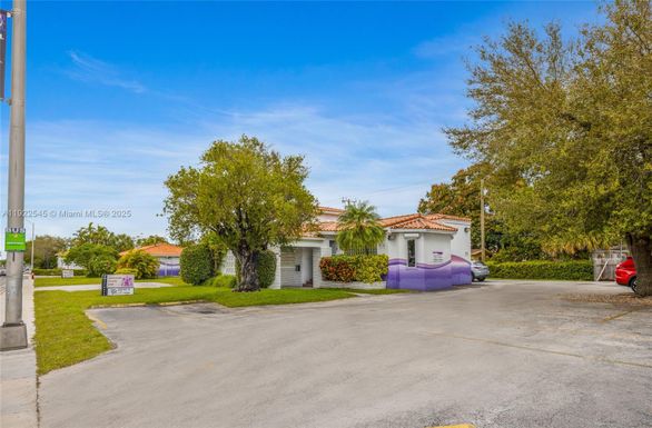 49 W 49th St, Hialeah FL 33012