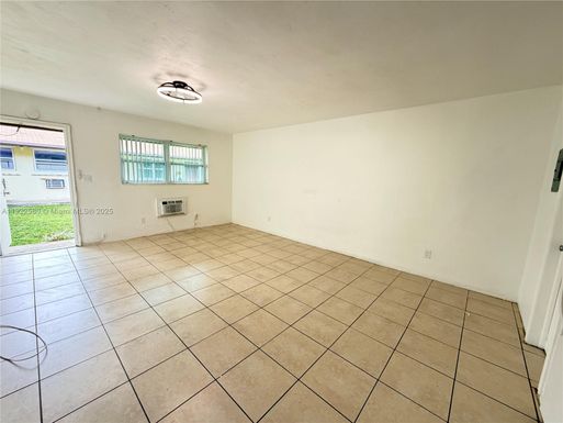 717 NE 1st St # 6, Hallandale Beach FL 33009
