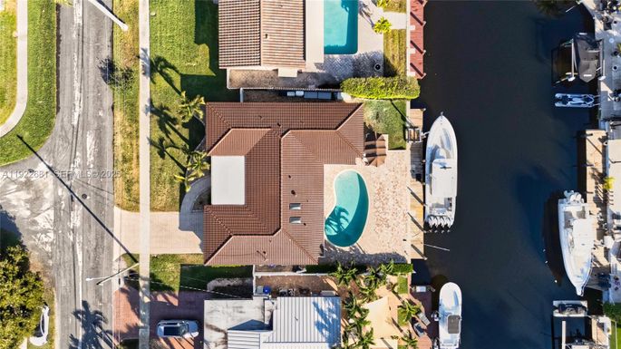 800 SE 3rd Ter, Pompano Beach FL 33060