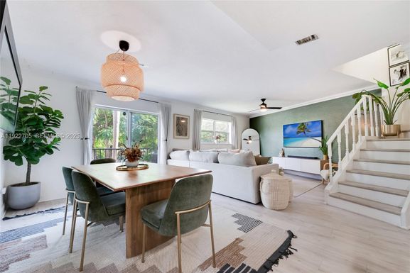 8650 SW 67th Ave # 1042, Pinecrest FL 33156