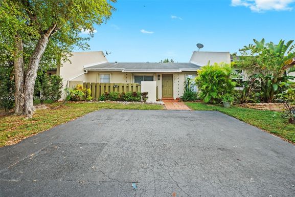 12246 SW 116th Ln # 12246, Miami FL 33186