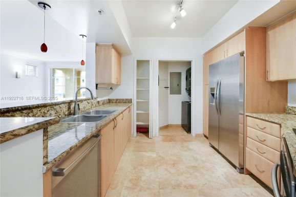 151 Michigan Ave # 525, Miami Beach FL 33139