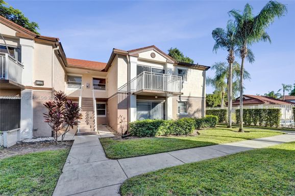 11201 SW 13th St # 204, Pembroke Pines FL 33025