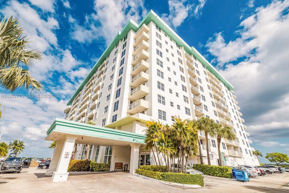 10350 W Bay Harbor Dr # 5E, Bay Harbor Islands FL 33154