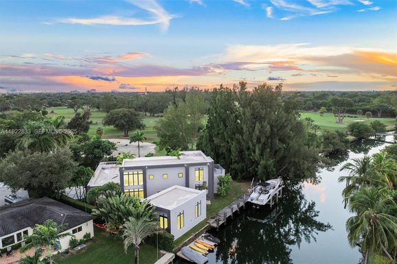 1009 NE 104th St, Miami Shores FL 33138