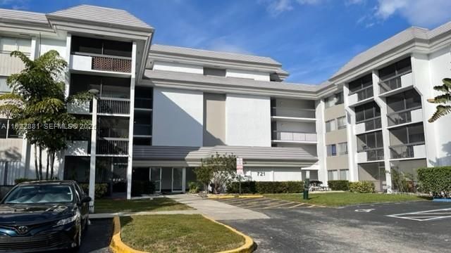 721 N Pine Island Rd # 112, Plantation FL 33324