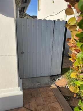 15535 SW 10th St, Miami FL 33194