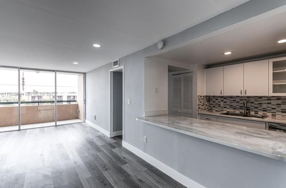 854 NW 87th Ave # 504, Miami FL 33172