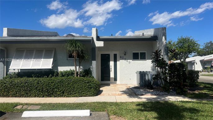 2349 N 37th Ave, Hollywood FL 33021