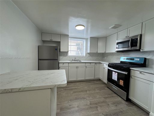 11950 NE 2nd Ave # 102, North Miami FL 33161