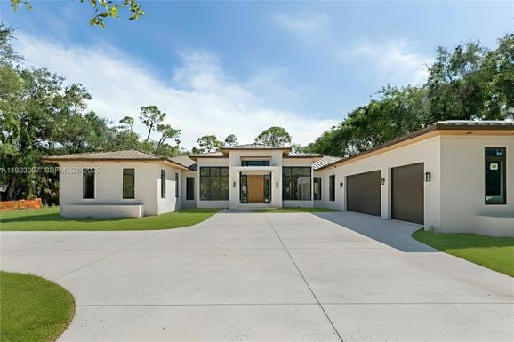 6840 SW 92nd St, Pinecrest FL 33156