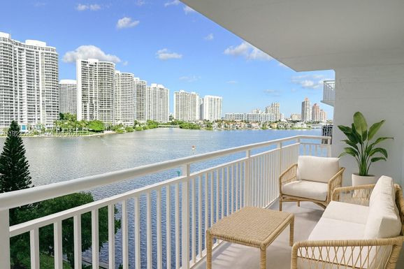 301 174th St # 820, Sunny Isles Beach FL 33160