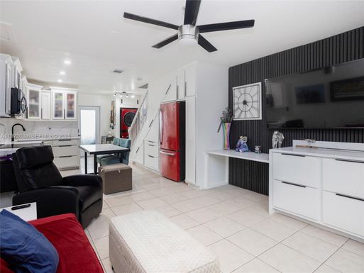 437 SW 3rd St # 2, Miami FL 33130