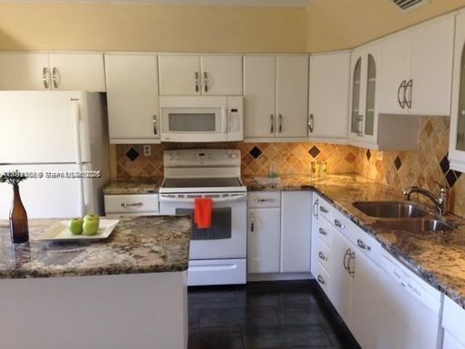 3910 Inverrary Blvd # B, Lauderhill FL 33319