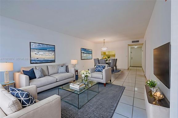 1900 W 68th St # C203, Hialeah FL 33014